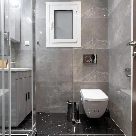 Cosy 2br Next To Bars & Restaurants Appartement *