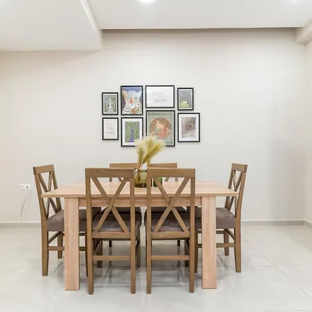 Cosy 2br Next To Bars & Restaurants Athènes