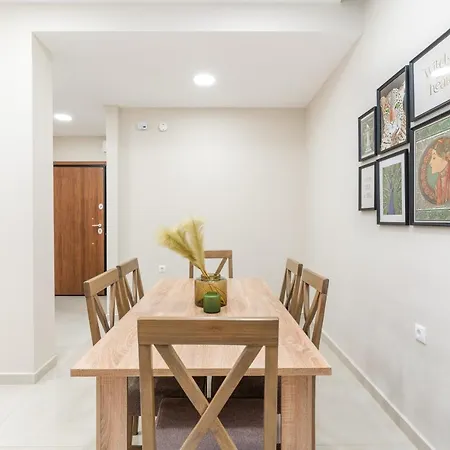 Cosy 2br Next To Bars & Restaurants Appartement Athènes