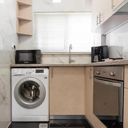 Cosy 2br Next To Bars & Restaurants Appartement *